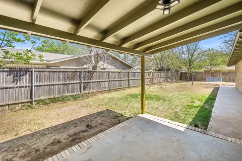 2006 Borger St, Plainview, TX 79072 photo 22