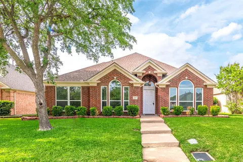 207 Meredith Ct, Irving, TX 75063