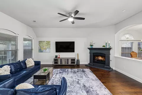 1003 Brighton St, Roanoke, TX 76262