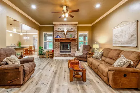 136 Oakwood Ct, Lakeside, TX 76135