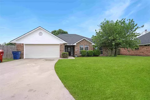 709 Elm Cir, Van Alstyne, TX 75495