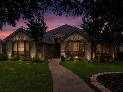 10302 Broadmoor Ln, Rowlett, TX 75089