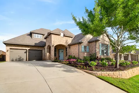 9016 Inwood St, Benbrook, TX 76126