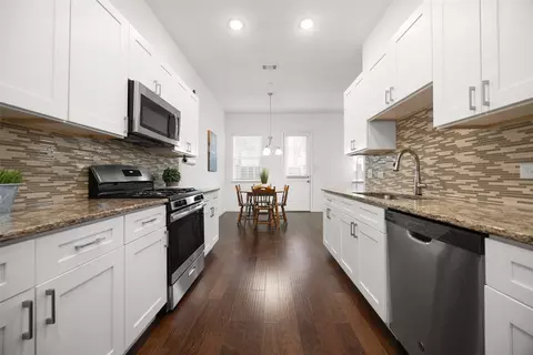 2413 Ash Ln, Sachse, TX 75048
