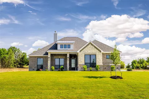 104 Oak Meadow Ln, Weatherford, TX 76085