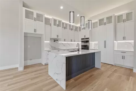 1736 Stoneman St, Dallas, TX 75215