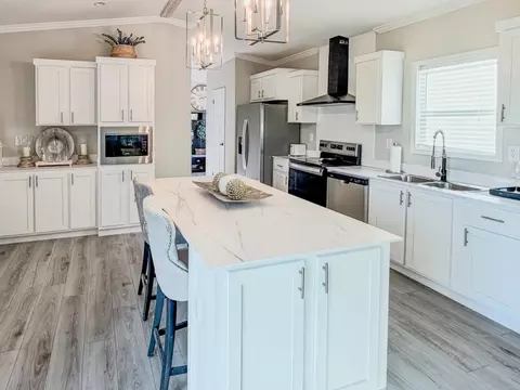 213 Meadow Pond Ct, Runaway Bay, TX 76426