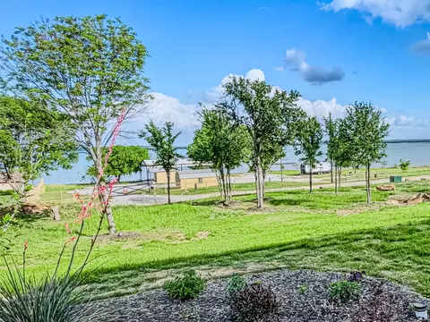 213 Meadow Pond Ct, Runaway Bay, TX 76426