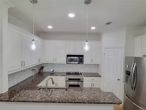 4263 Towne Lake Ct, Irving, TX 75061