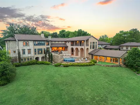 8 Meadowlake Dr, Heath, TX 75032