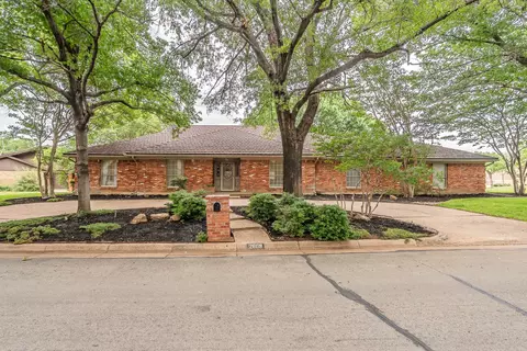 2609 Shadow Ridge Dr, Arlington, TX 76006