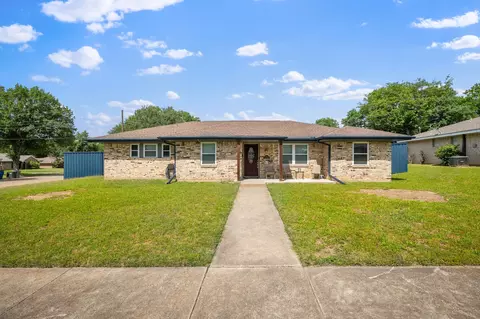 901 Lancaster Park Dr, Lancaster, TX 75146