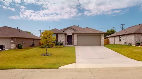 13557 Gunsmoke Ln, Cresson, TX 76035