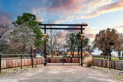 909 Grindstone Rd, Brock, TX 76087