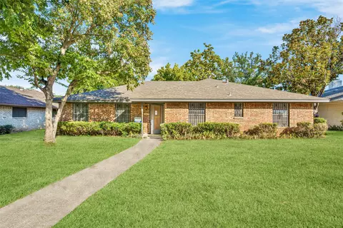 7027 Hunnicut Rd, Dallas, TX 75227