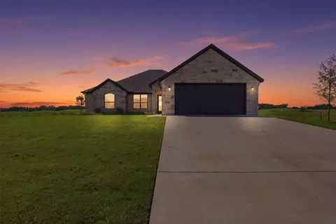 Exterior - 117 Eagle Ct, Rainbow, TX 76077 photo 2 of 6