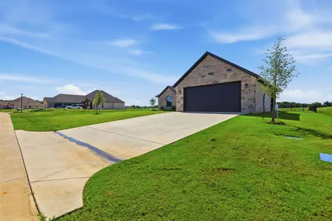 Exterior - 117 Eagle Ct, Rainbow, TX 76077 photo 4 of 6