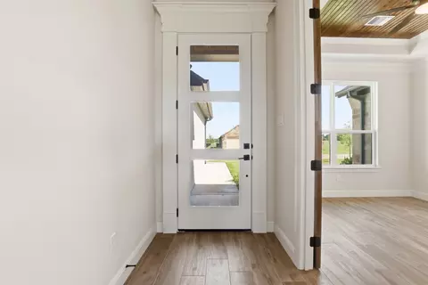 Entry Way - 117 Eagle Ct, Rainbow, TX 76077 photo 1 of 3