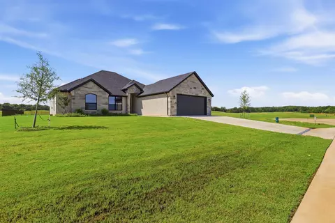Exterior - 117 Eagle Ct, Rainbow, TX 76077 photo 3 of 6