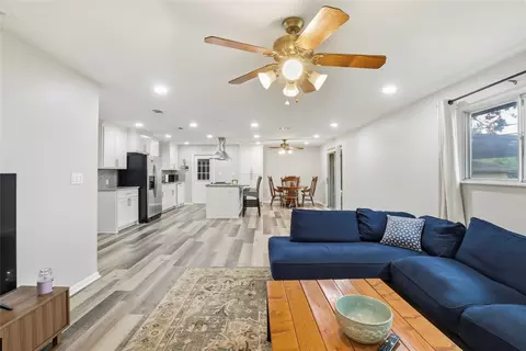 6425 Brentwood Dr, Fort Worth, TX 76112