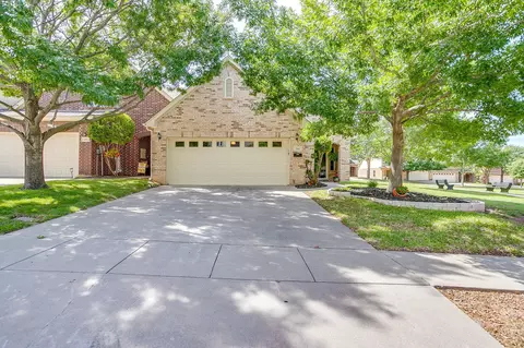 205 Greathouse Vlg, Decatur, TX 76234