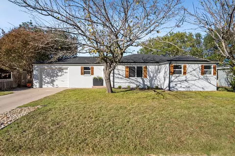 1318 W Water St, Weatherford, TX 76086
