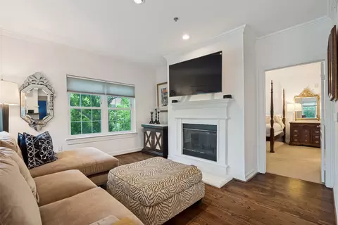 3400 Welborn St #323, Dallas, TX 75219