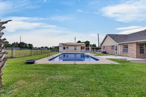 Exterior - 626 Eubank St, Mabank, TX 75147 photo 6 of 6