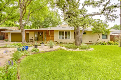 3628 Manderly Pl, Fort Worth, TX 76109