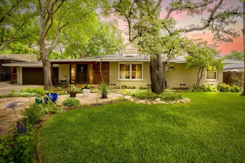 3628 Manderly Pl, Fort Worth, TX 76109