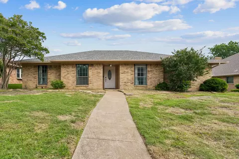 1949 Chesham Dr, Carrollton, TX 75007