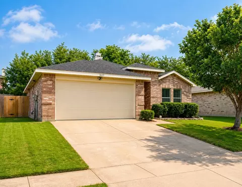 5429 Scotts Valley St, Fort Worth, TX 76244