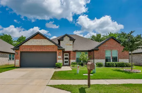 1134 Vintage Ave, Gainesville, TX 76240