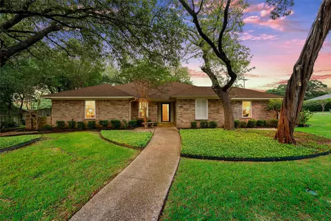 9920 Sandalwood Dr, Woodway, TX 76712