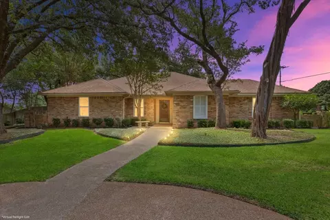 9920 Sandalwood Dr, Woodway, TX 76712