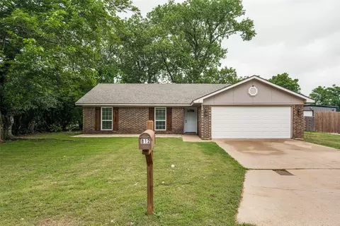 812 Ridgeway Rd, Joshua, TX 76058