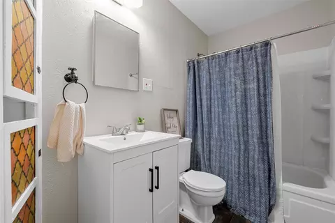 Bath - 607 E Pine St, West, TX 76691 photo 1 of 1