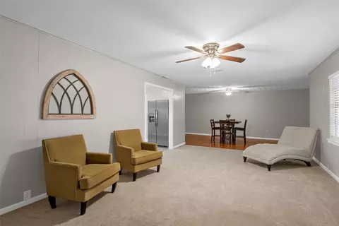 Living - 607 E Pine St, West, TX 76691 photo 1 of 3