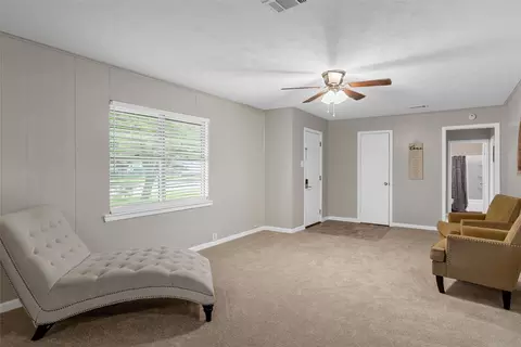 Living - 607 E Pine St, West, TX 76691 photo 3 of 3