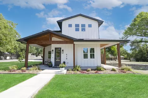 418 W 4th St, Justin, TX 76247