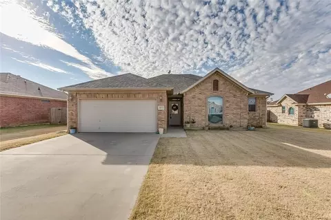 1873 Sandpiper Dr, Weatherford, TX 76088