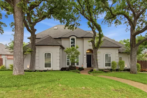 2002 Reynolds Dr, Colleyville, TX 76034