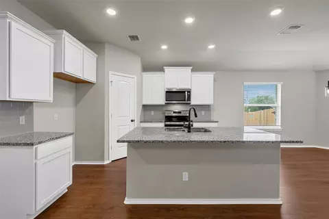 Kitchen - 11100 Beckon Fls, Waco, TX 76708 photo 2 of 4
