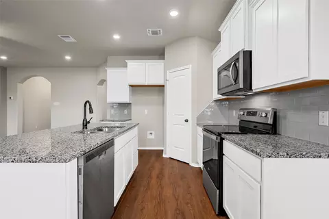 Kitchen - 11100 Beckon Fls, Waco, TX 76708 photo 3 of 4