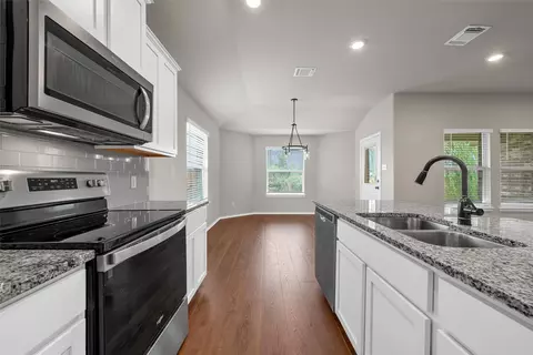 Kitchen - 11100 Beckon Fls, Waco, TX 76708 photo 4 of 4