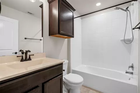Bath - 11100 Beckon Fls, Waco, TX 76708 photo 4 of 4