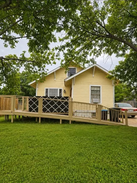 3122 N Pecan St, Fort Worth, TX 76106