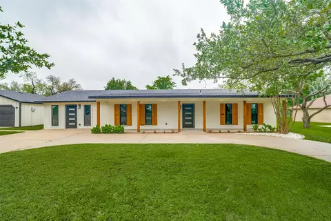 512 Grandview Dr, Granbury, TX 76049
