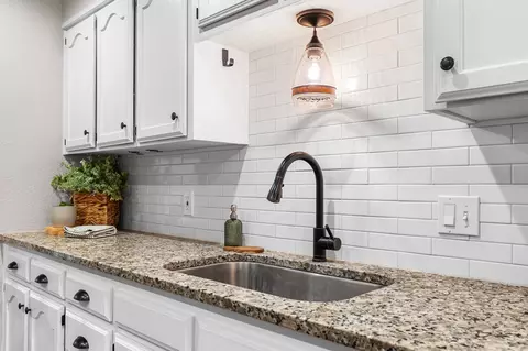 Kitchen - 1208 Dendron Dr, Hewitt, TX 76643 photo 2 of 3
