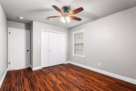 Bedroom - 1208 Dendron Dr, Hewitt, TX 76643 photo 5 of 6